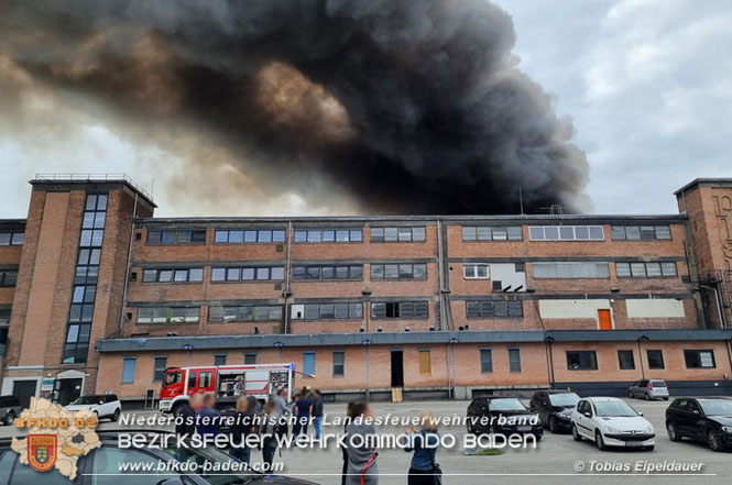 20210921 B4 Großbrand im Gewerbepark Traiskirchen 20210921 B4 Großbrand im Gewerbepark Traiskirchen