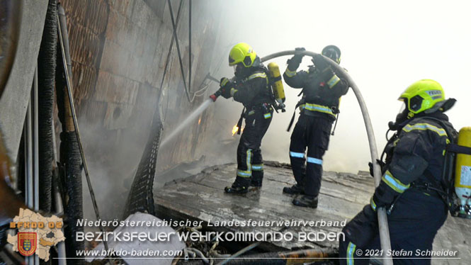 20210921 B4 Großbrand im Gewerbepark Traiskirchen 20210921 B4 Großbrand im Gewerbepark Traiskirchen