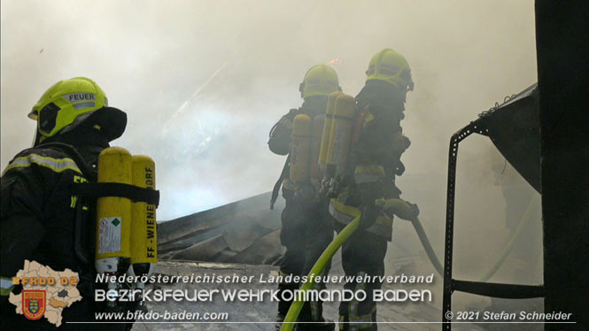 20210921 B4 Großbrand im Gewerbepark Traiskirchen 20210921 B4 Großbrand im Gewerbepark Traiskirchen
