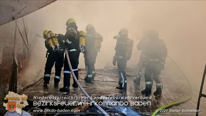 20210921 B4 Großbrand im Gewerbepark Traiskirchen 20210921 B4 Großbrand im Gewerbepark Traiskirchen