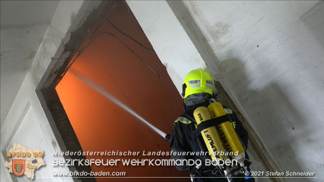 20210921 B4 Großbrand im Gewerbepark Traiskirchen 20210921 B4 Großbrand im Gewerbepark Traiskirchen