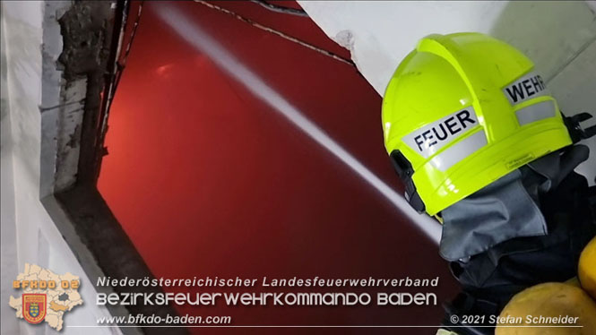 20210921 B4 Großbrand im Gewerbepark Traiskirchen 20210921 B4 Großbrand im Gewerbepark Traiskirchen
