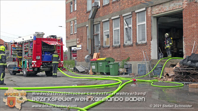 20210921 B4 Großbrand im Gewerbepark Traiskirchen 20210921 B4 Großbrand im Gewerbepark Traiskirchen