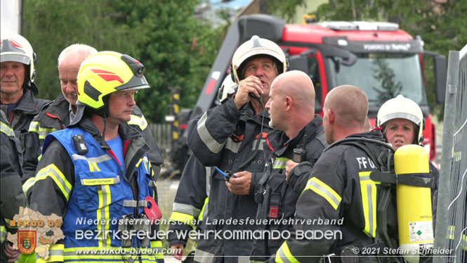 20210921 B4 Großbrand im Gewerbepark Traiskirchen 20210921 B4 Großbrand im Gewerbepark Traiskirchen