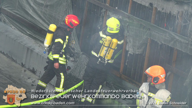20210921 B4 Großbrand im Gewerbepark Traiskirchen 20210921 B4 Großbrand im Gewerbepark Traiskirchen