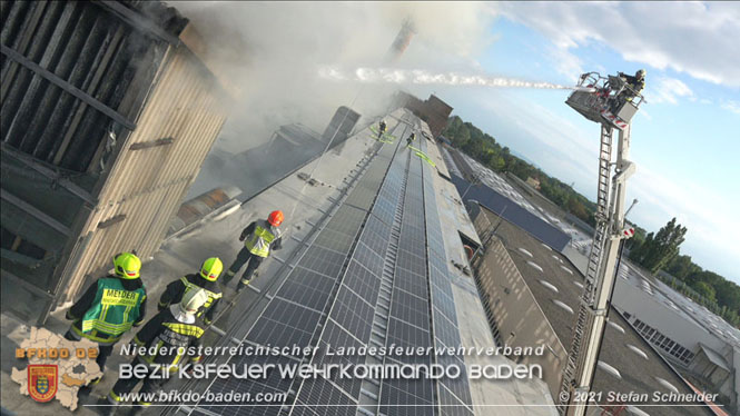 20210921 B4 Großbrand im Gewerbepark Traiskirchen 20210921 B4 Großbrand im Gewerbepark Traiskirchen