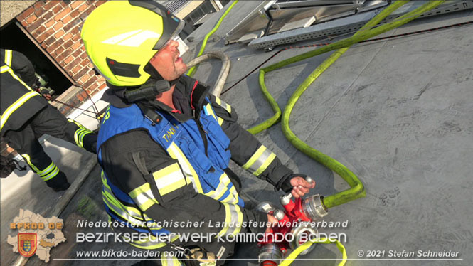 20210921 B4 Großbrand im Gewerbepark Traiskirchen 20210921 B4 Großbrand im Gewerbepark Traiskirchen