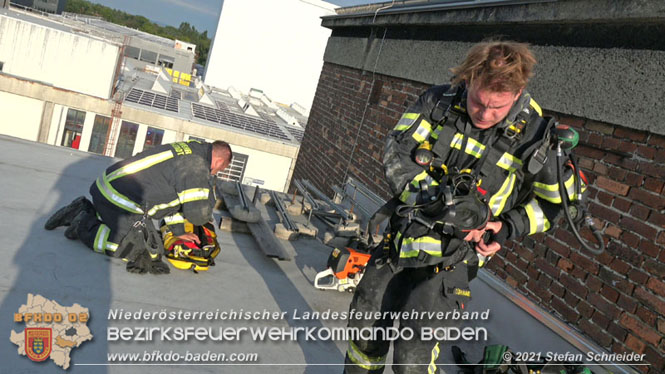 20210921 B4 Großbrand im Gewerbepark Traiskirchen 20210921 B4 Großbrand im Gewerbepark Traiskirchen