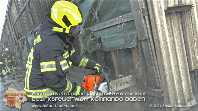 20210921 B4 Großbrand im Gewerbepark Traiskirchen 20210921 B4 Großbrand im Gewerbepark Traiskirchen