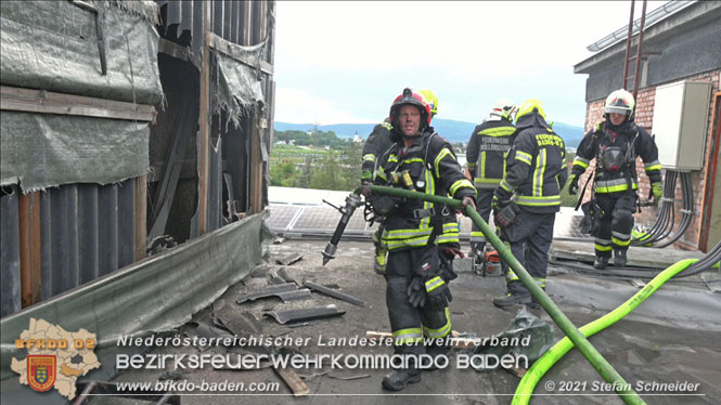 20210921 B4 Großbrand im Gewerbepark Traiskirchen 20210921 B4 Großbrand im Gewerbepark Traiskirchen