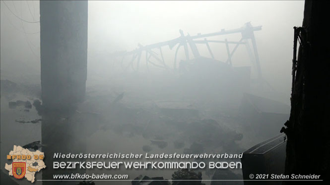 20210921 B4 Großbrand im Gewerbepark Traiskirchen 20210921 B4 Großbrand im Gewerbepark Traiskirchen