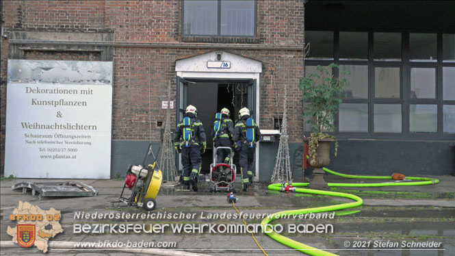 20210921 B4 Großbrand im Gewerbepark Traiskirchen 20210921 B4 Großbrand im Gewerbepark Traiskirchen