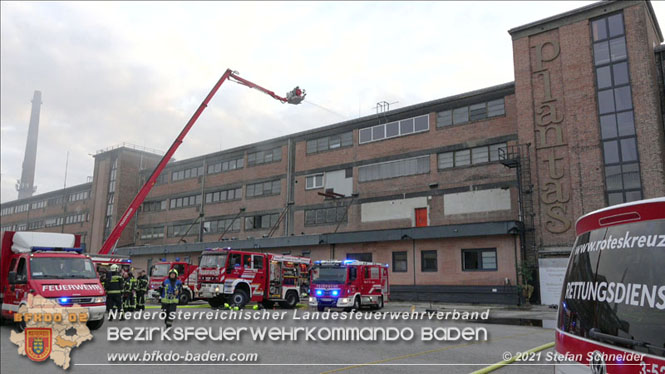 20210921 B4 Großbrand im Gewerbepark Traiskirchen 20210921 B4 Großbrand im Gewerbepark Traiskirchen