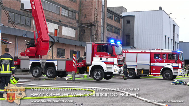 20210921 B4 Großbrand im Gewerbepark Traiskirchen 20210921 B4 Großbrand im Gewerbepark Traiskirchen