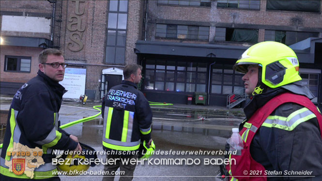 20210921 B4 Großbrand im Gewerbepark Traiskirchen 20210921 B4 Großbrand im Gewerbepark Traiskirchen