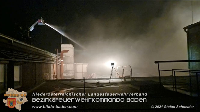 20210921 B4 Großbrand im Gewerbepark Traiskirchen 20210921 B4 Großbrand im Gewerbepark Traiskirchen