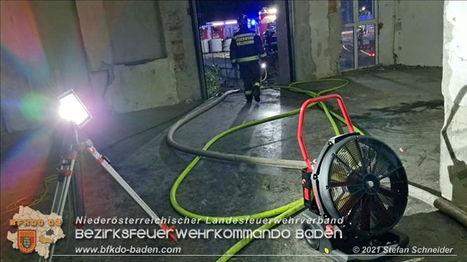 20210921 B4 Großbrand im Gewerbepark Traiskirchen 20210921 B4 Großbrand im Gewerbepark Traiskirchen