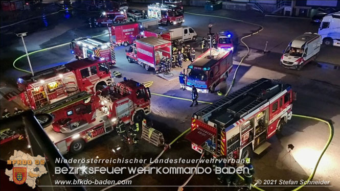 20210921 B4 Großbrand im Gewerbepark Traiskirchen 20210921 B4 Großbrand im Gewerbepark Traiskirchen