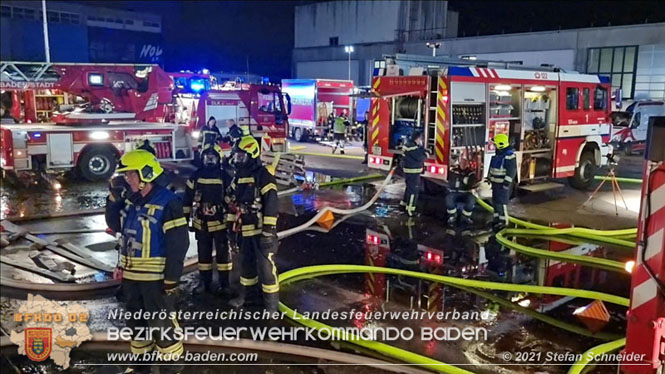 20210921 B4 Großbrand im Gewerbepark Traiskirchen 20210921 B4 Großbrand im Gewerbepark Traiskirchen