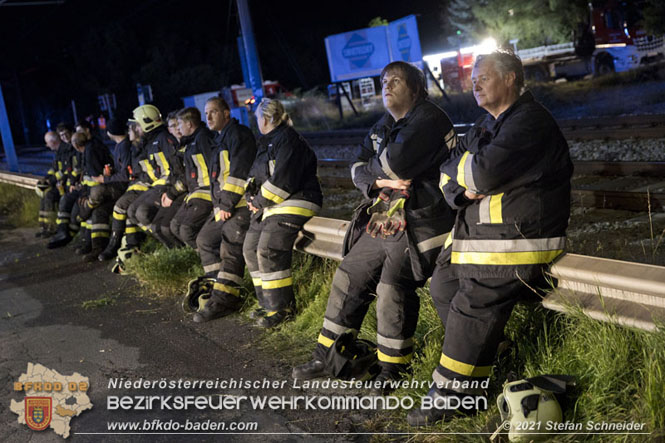 20210921 B4 Großbrand im Gewerbepark Traiskirchen 20210921 B4 Großbrand im Gewerbepark Traiskirchen