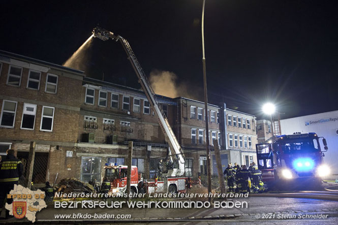 20210921 B4 Großbrand im Gewerbepark Traiskirchen 20210921 B4 Großbrand im Gewerbepark Traiskirchen