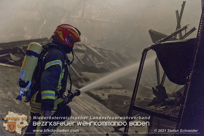 20210921 B4 Großbrand im Gewerbepark Traiskirchen 20210921 B4 Großbrand im Gewerbepark Traiskirchen