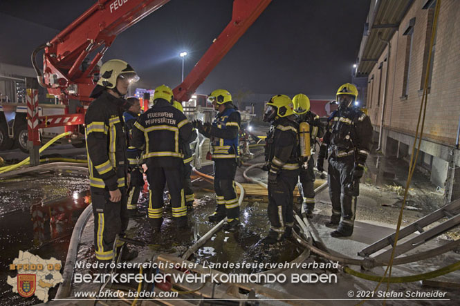 20210921 B4 Großbrand im Gewerbepark Traiskirchen 20210921 B4 Großbrand im Gewerbepark Traiskirchen