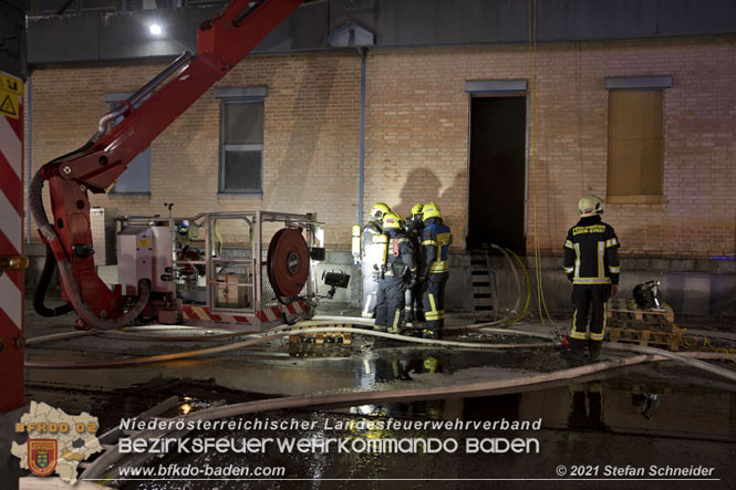 20210921 B4 Großbrand im Gewerbepark Traiskirchen 20210921 B4 Großbrand im Gewerbepark Traiskirchen