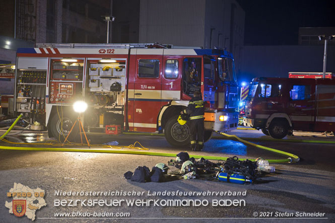 20210921 B4 Großbrand im Gewerbepark Traiskirchen 20210921 B4 Großbrand im Gewerbepark Traiskirchen
