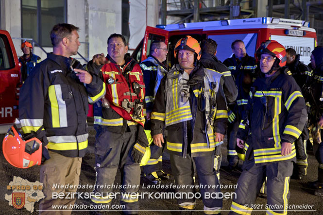 20210921 B4 Großbrand im Gewerbepark Traiskirchen 20210921 B4 Großbrand im Gewerbepark Traiskirchen