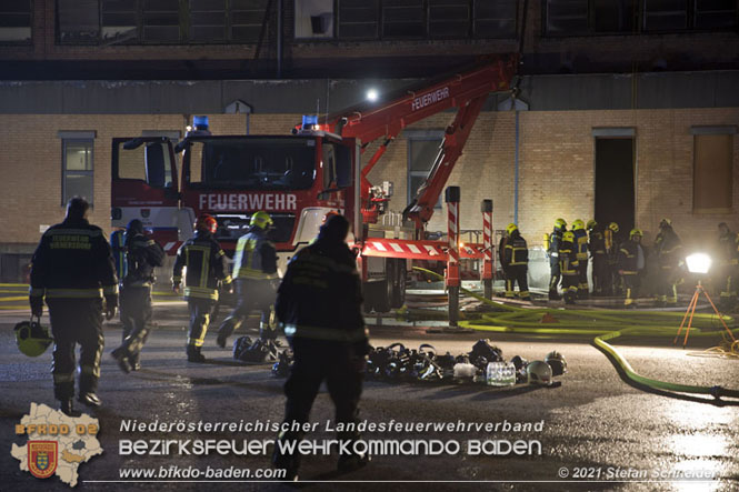 20210921 B4 Großbrand im Gewerbepark Traiskirchen 20210921 B4 Großbrand im Gewerbepark Traiskirchen
