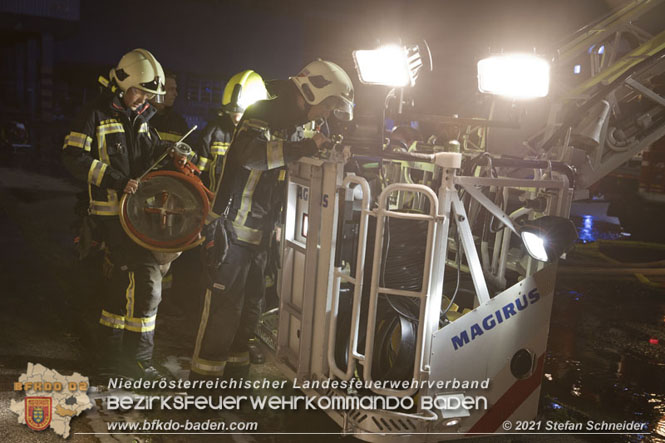 20210921 B4 Großbrand im Gewerbepark Traiskirchen 20210921 B4 Großbrand im Gewerbepark Traiskirchen