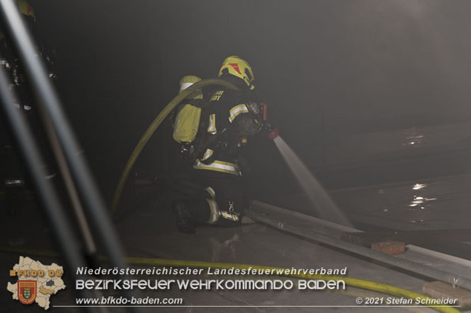 20210921 B4 Großbrand im Gewerbepark Traiskirchen 20210921 B4 Großbrand im Gewerbepark Traiskirchen