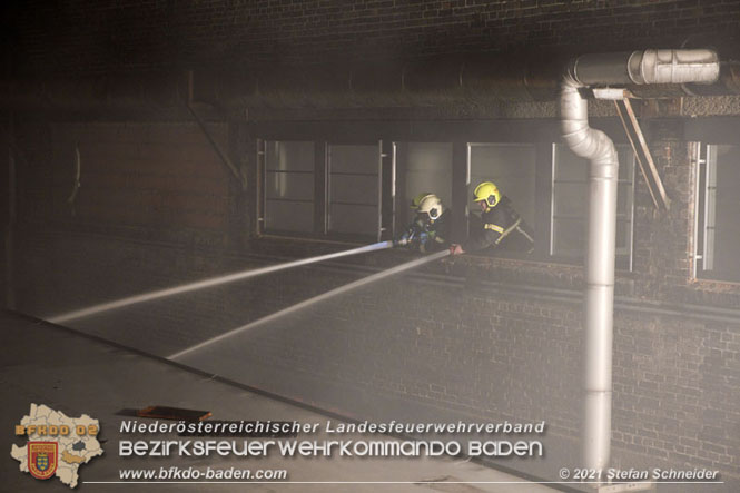 20210921 B4 Großbrand im Gewerbepark Traiskirchen 20210921 B4 Großbrand im Gewerbepark Traiskirchen