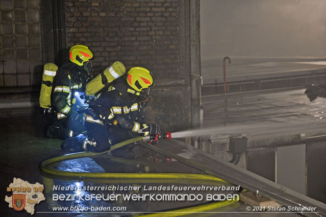 20210921 B4 Großbrand im Gewerbepark Traiskirchen 20210921 B4 Großbrand im Gewerbepark Traiskirchen