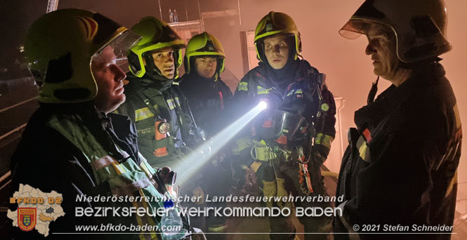 20210921 B4 Großbrand im Gewerbepark Traiskirchen 20210921 B4 Großbrand im Gewerbepark Traiskirchen