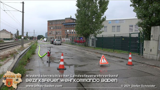 20210922 Weitere Nachlöscharbeiten beim Großbrand im Gewerbepark Traiskirchen 20210922 Weitere Nachlöscharbeiten beim Großbrand im Gewerbepark Traiskirchen