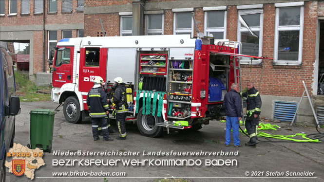 20210922 Weitere Nachlscharbeiten beim Grobrand im Gewerbepark Traiskirchen