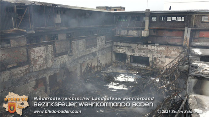 20210921 B4 Großbrand im Gewerbepark Traiskirchen 20210921 B4 Großbrand im Gewerbepark Traiskirchen
