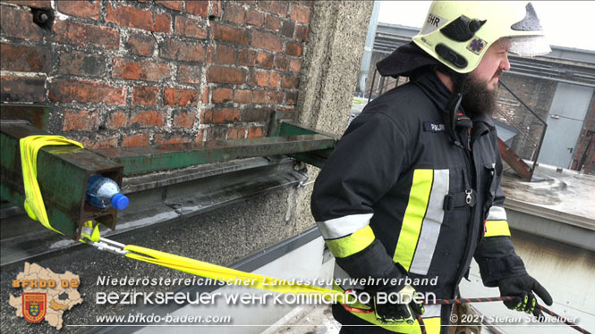 20210922 Weitere Nachlscharbeiten beim Grobrand im Gewerbepark Traiskirchen