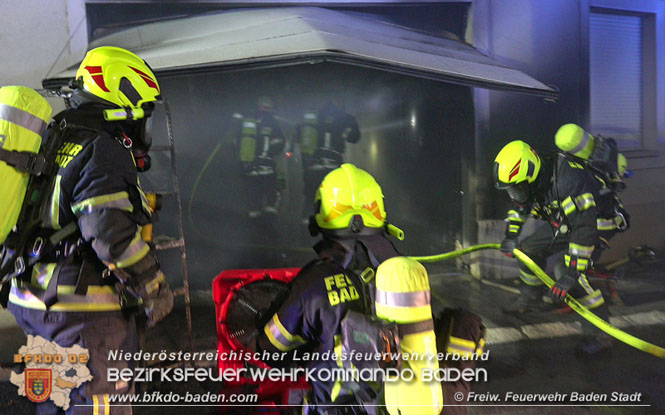 20211010 Nchtlicher Garagenbrand in Badener Innenstadt  Foto:  Freiwillige Feuerwehr Baden-Stadt