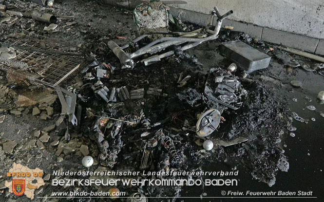 20211010 Nächtlicher Garagenbrand in Badener Innenstadt Foto: © Freiwillige Feuerwehr Baden-Stadt 20211010 Nächtlicher Garagenbrand in Badener Innenstadt Foto: © Freiwillige Feuerwehr Baden-Stadt
