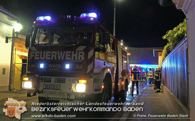 20211010 Nchtlicher Garagenbrand in Badener Innenstadt  Foto:  Freiwillige Feuerwehr Baden-Stadt