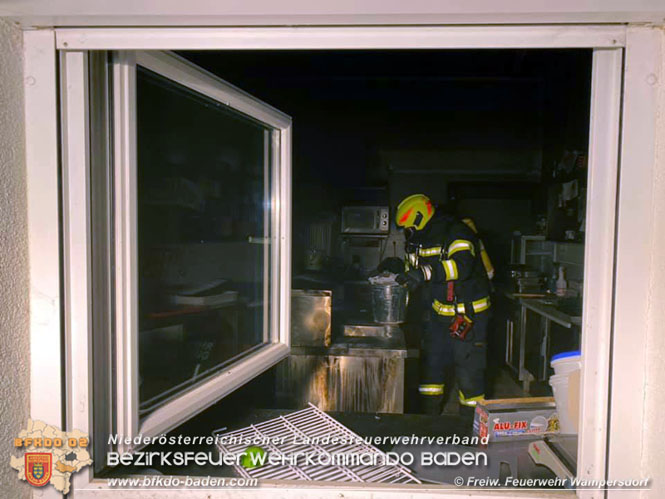 Unterstützung bei Küchenbrand in Wimpassing an der Leitha Burgenland  Foto: © Freiwillige Feuerwehr Wampersdorf