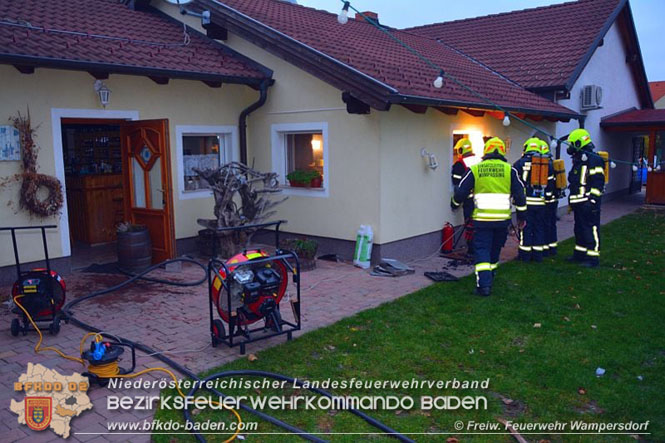 Untersttzung bei Kchenbrand in Wimpassing an der Leitha Burgenland  Foto:  Freiwillige Feuerwehr Wampersdorf