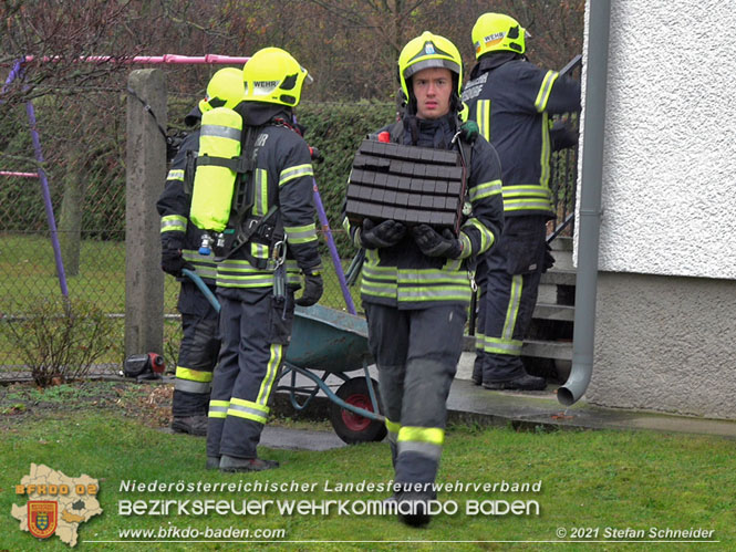20211126 Braunkohle Briketts lösen CO Alarm in Baden aus   Foto: © Stefan Schneider BFKDO BADEN