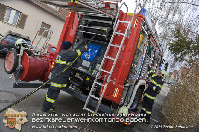 20211216 Nchtlicher Brand in einem Enzesfelder Fleischereibetrieb   Foto:  Stefan Schneider BFKDO Baden