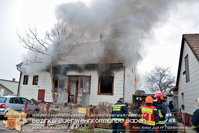 20211227 Wohnhausbrand in Traiskirchen Ortsteil Möllersdorf  Foto: Anton Judt FF Traiskirchen-Stadt