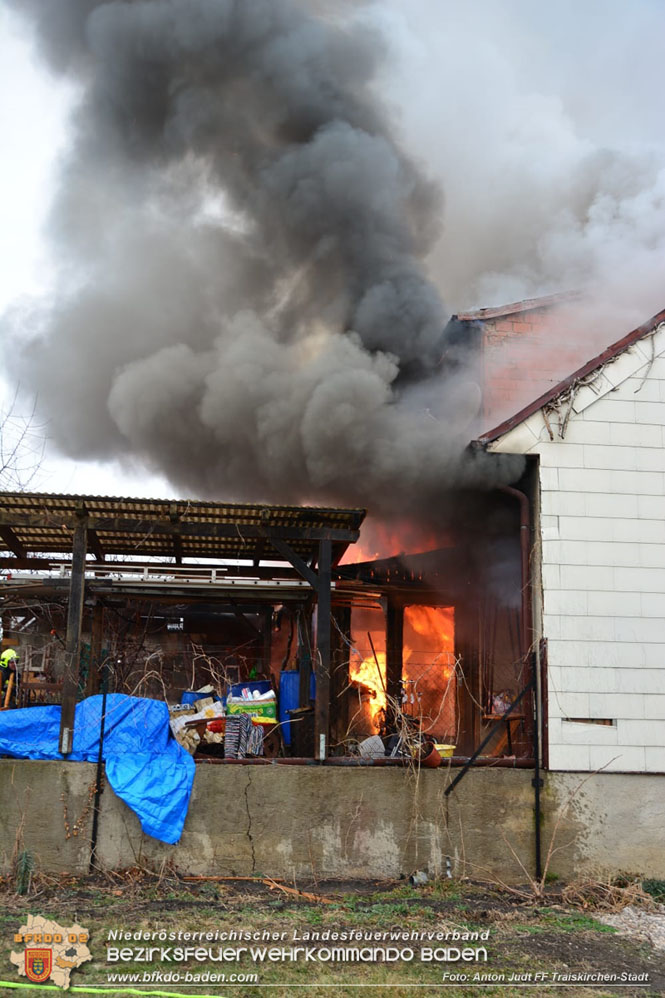 20211227 Wohnhausbrand in Traiskirchen Ortsteil Möllersdorf  Foto: Anton Judt FF Traiskirchen-Stadt