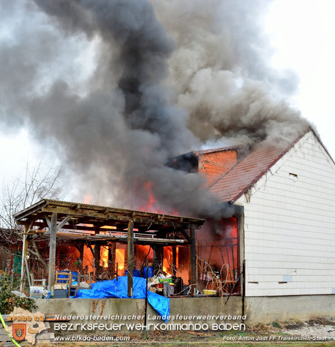 20211227 Wohnhausbrand in Traiskirchen Ortsteil Möllersdorf  Foto: Anton Judt FF Traiskirchen-Stadt